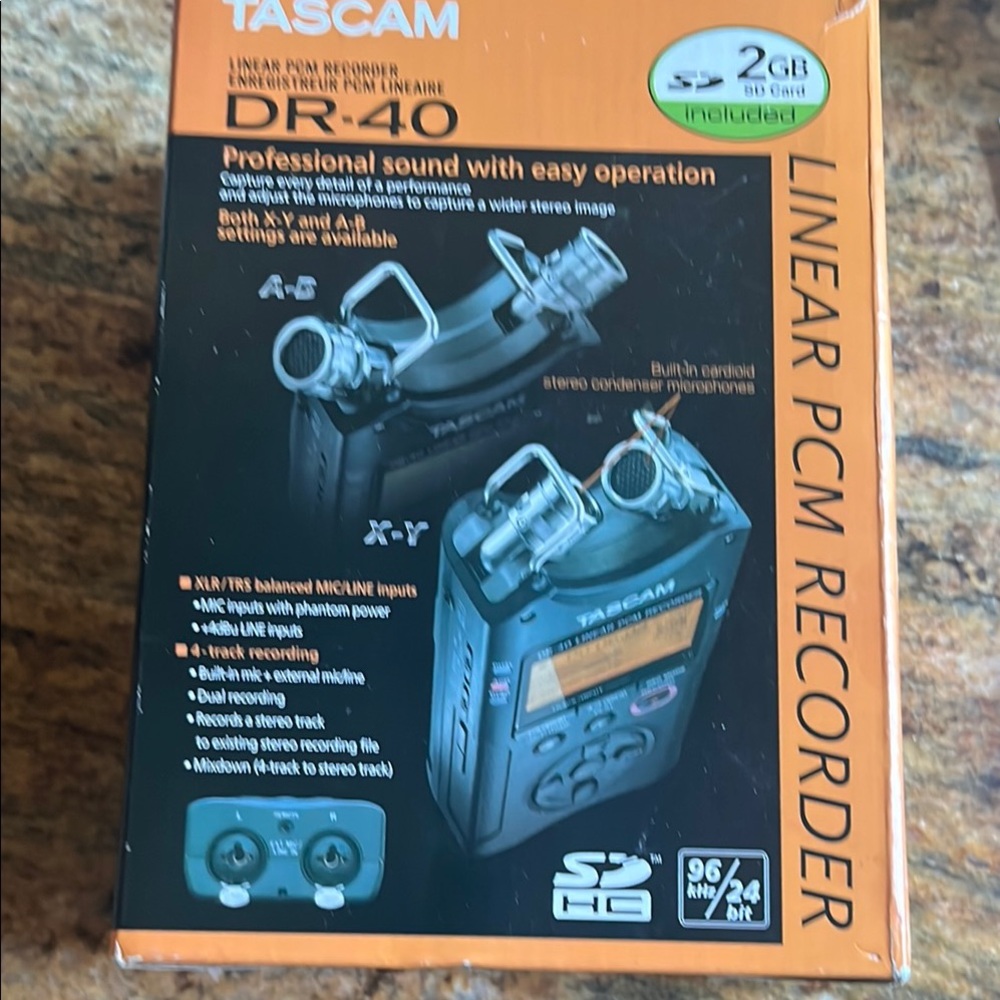 TASCAM DR-40 Linear PCM Recorder